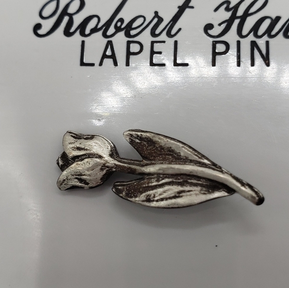 Robert Hall Silver Pewter Tulip Lapel Pin - Picture 8 of 8